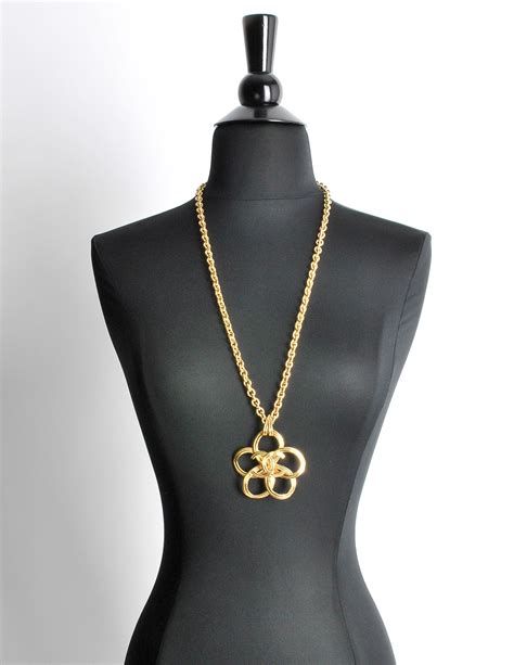 Chanel flower necklace